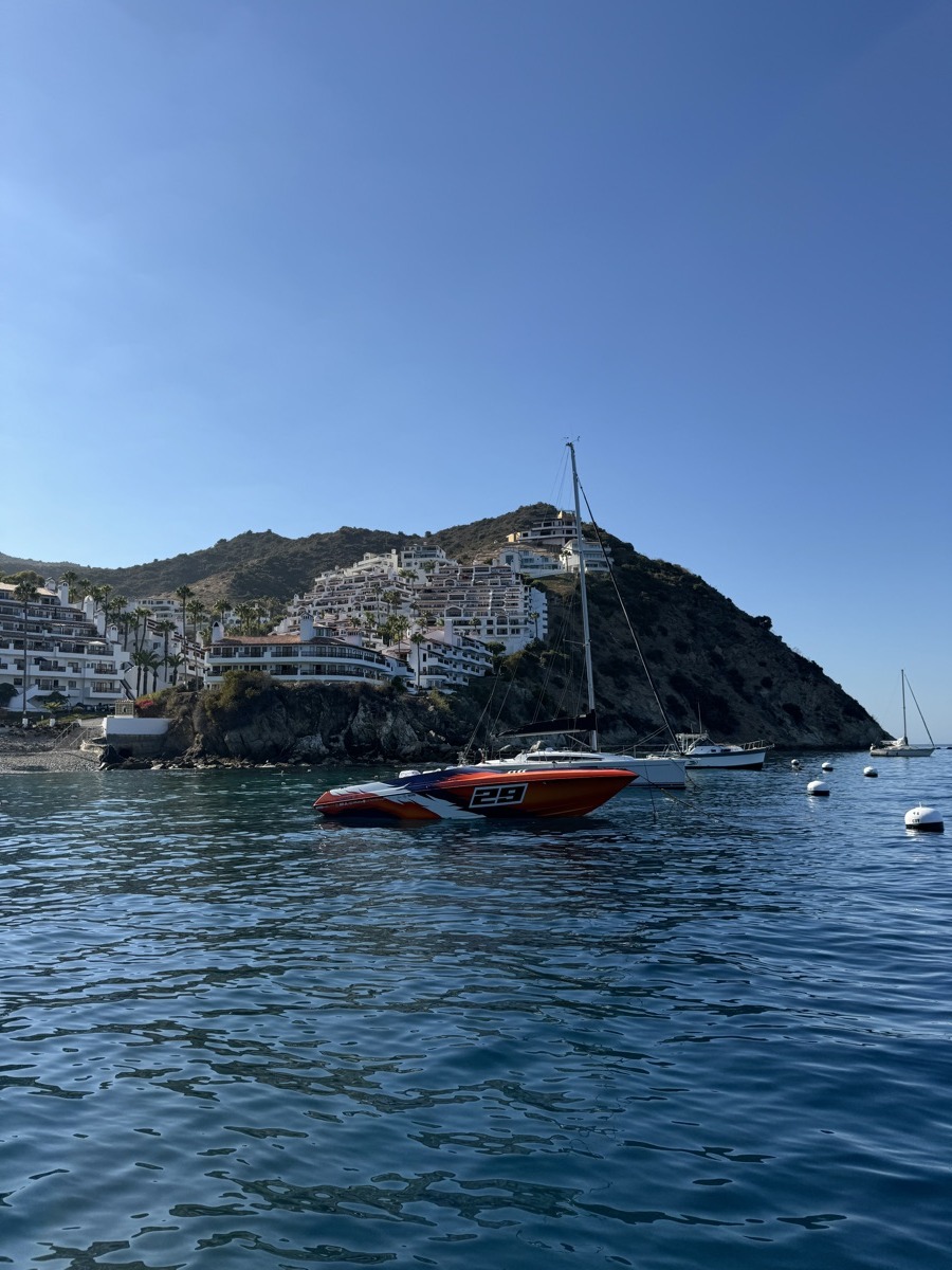 Race boat #29 screaming across open water